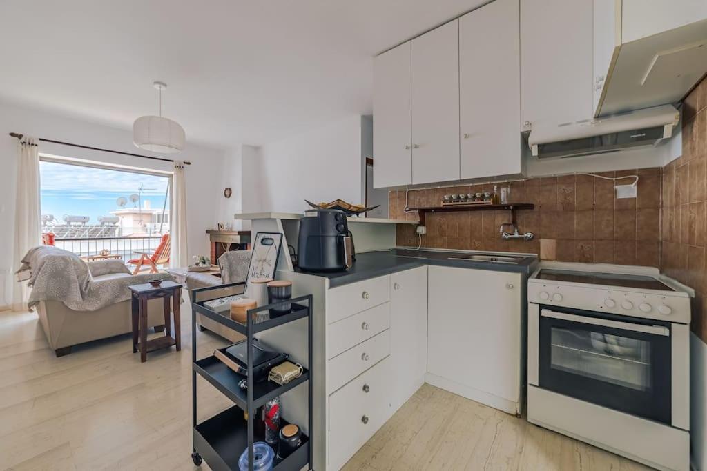 Seaside Escape Apartment Saronida Ngoại thất bức ảnh